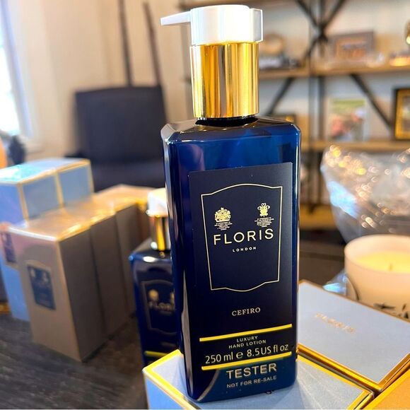 - CITRUS, FLORAL
CEFIRO
LUXURY HAND LOTION Blue - Picture 1 of 1